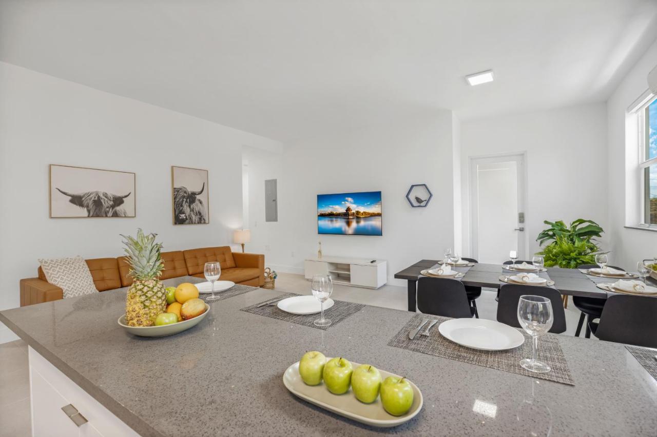 Up To 12 Guests! Modern Near Wynwood Hébergement de vacances